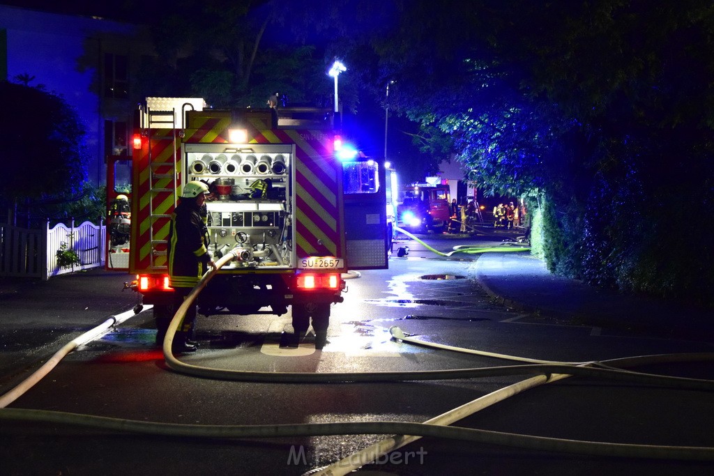 Grossfeuer Einfamilienhaus Siegburg Muehlengrabenstr P0172.JPG - Miklos Laubert